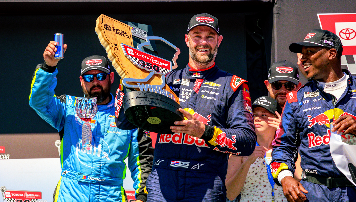 Shane van Gisbergen 逆袭夺冠背后的4大关键启示：乐玩体育 - 乐玩体育 在索诺玛的不可复制之路